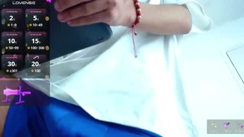 Oliver  Smith online show from January 7, 4:05 pm