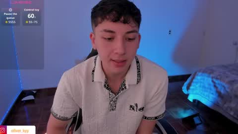 Snapshot of oliver_kyy chatting on May 6, 7:08 pm oliveeer online show from May 6, 7:08 pm