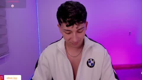 Snapshot of oliver_kyy chatting on May 22, 1:57 am oliveeer online show from May 22, 1:57 am