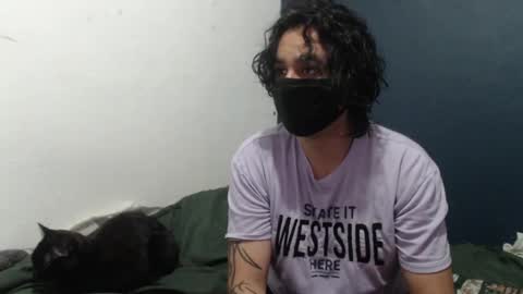 oliver_laid_2023 online show from December 4, 8:18 pm