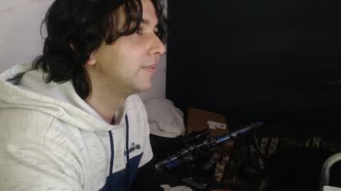 oliver_laid_2023 online show from December 15, 12:18 am