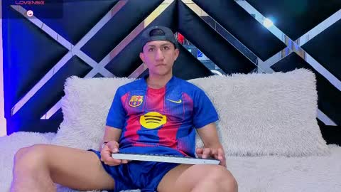 oliver mr  online show from April 11, 8:24 pm