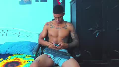oliver_smith_2 online show from June 26, 3:38 pm