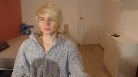 Oliver online show from December 2, 1:44 am