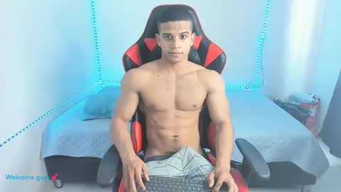 Snapshot of oliver_thompsson chatting on April 18, 8:53 pm oliver thompsson online show from April 18, 8:53 pm