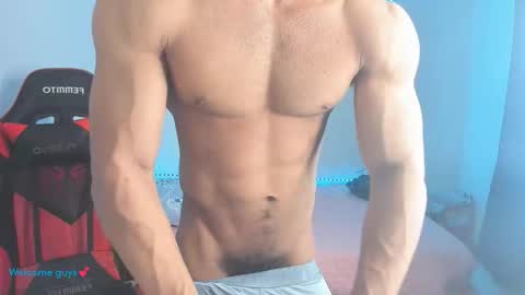 Snapshot of oliver_thompsson chatting on April 29, 11:33 pm oliver thompsson online show from April 29, 11:33 pm