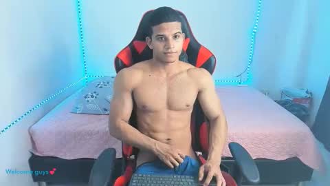 Snapshot of oliver_thompsson chatting on May 3, 9:54 pm oliver thompsson online show from May 3, 9:54 pm