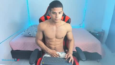 Snapshot of oliver_thompsson chatting on May 14, 11:55 pm oliver thompsson online show from May 14, 11:55 pm