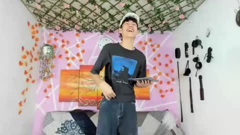 Snapshot of oliverhot_2005 chatting on February 28, 1:26 am oliverhot_2005 online show from February 28, 1:26 am