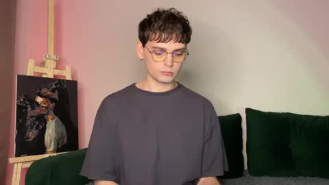 Snapshot of oliverlawrence chatting on June 3, 7:19 pm oliverlawrence online show from June 3, 7:19 pm