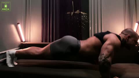 Snapshot of oliversport chatting on December 18, 3:44 pm OliverSport online show from December 18, 3:44 pm