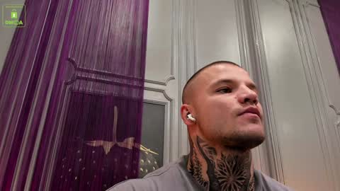 Snapshot of oliversport chatting on December 26, 10:37 am OliverSport online show from December 26, 10:37 am