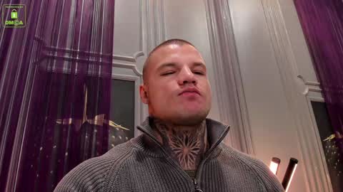 Snapshot of oliversport chatting on December 27, 10:45 am OliverSport online show from December 27, 10:45 am