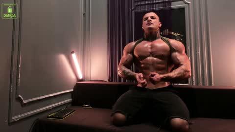 Snapshot of oliversport chatting on January 23, 3:54 pm OliverSport online show from January 23, 3:54 pm