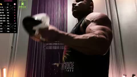 Snapshot of oliversport chatting on March 6, 3:45 pm OliverSport online show from March 6, 3:45 pm