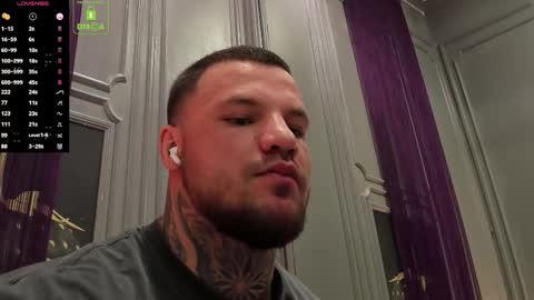 Snapshot of oliversport chatting on November 29, 11:02 am OliverSport online show from November 29, 11:02 am