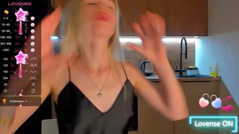 Snapshot of olivia_bells chatting on September 8, 10:20 pm Olivia 3 online show from September 8, 10:20 pm