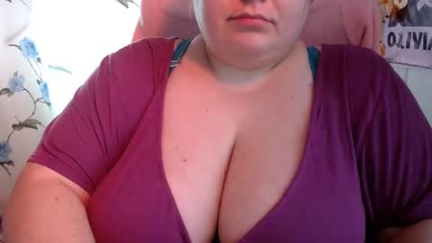 Snapshot of olivia_bud_gold chatting on December 19, 12:01 pm Olivia Gold online show from December 19, 12:01 pm
