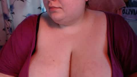 Snapshot of olivia_bud_gold chatting on December 22, 10:28 am Olivia Gold online show from December 22, 10:28 am