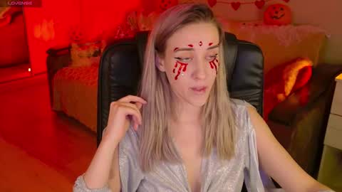 olivia_daze online show from November 1, 7:05 pm