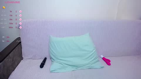 Snapshot of olivia_graceee chatting on December 3, 7:10 am olivia_graceee online show from December 3, 7:10 am