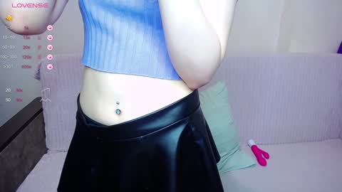 Snapshot of olivia_graceee chatting on December 7, 9:06 am olivia_graceee online show from December 7, 9:06 am