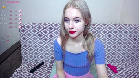 Snapshot of olivia_graceee chatting on December 21, 8:50 am olivia_graceee online show from December 21, 8:50 am