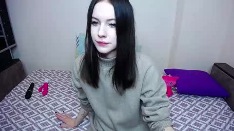 Snapshot of olivia_graceee chatting on November 9, 9:51 am olivia_graceee online show from November 9, 9:51 am