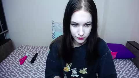 Snapshot of olivia_graceee chatting on December 2, 9:47 am olivia_graceee online show from December 2, 9:47 am