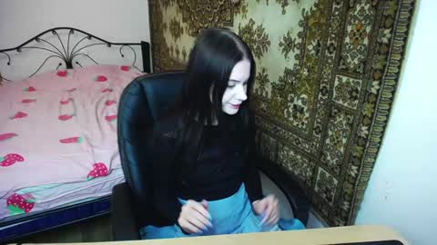 olivia_graceee online show from May 13, 8:44 am