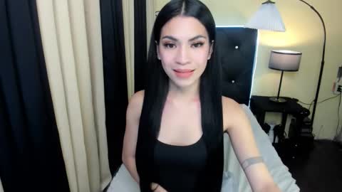 Snapshot of olivia_hotcummer chatting on November 6, 2:34 am olivia_hotcummer online show from November 6, 2:34 am