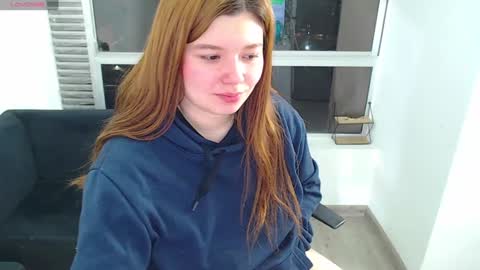 olivia_martine online show from December 2, 8:30 am