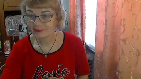 Olivia Mia online show from March 30, 6:03 am