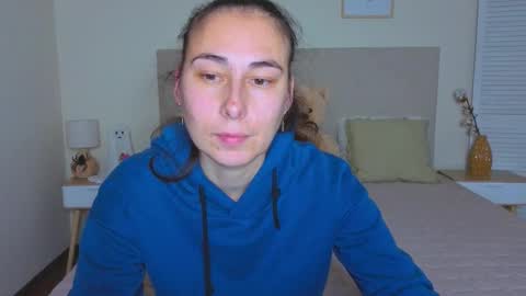 Snapshot of olivia_milff chatting on November 29, 7:28 pm Olivia online show from November 29, 7:28 pm