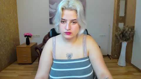 olivia_quinns online show from December 3, 6:43 am