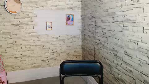 Snapshot of olivia_red_ chatting on February 10, 2:16 pm Olivia online show from February 10, 2:16 pm