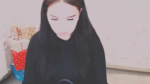 Snapshot of olivia_red_ chatting on February 13, 2:20 pm Olivia online show from February 13, 2:20 pm