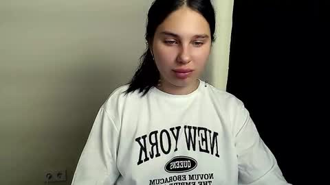 Snapshot of olivia_red_ chatting on October 16, 4:24 am Olivia online show from October 16, 4:24 am