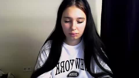 Snapshot of olivia_red_ chatting on November 4, 4:22 am Olivia online show from November 4, 4:22 am