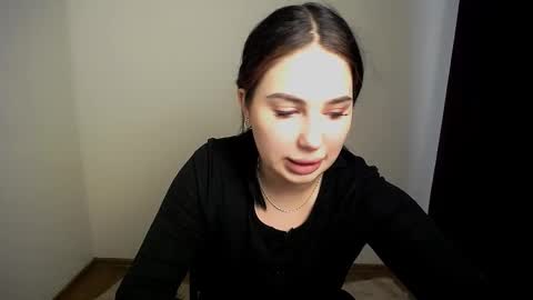 Snapshot of olivia_red_ chatting on November 18, 9:03 am Olivia online show from November 18, 9:03 am