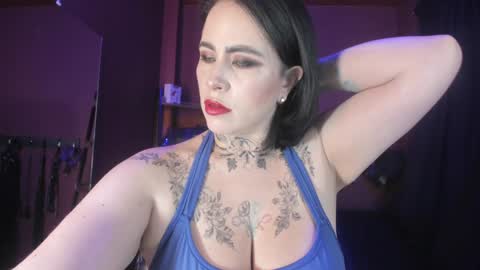 Snapshot of olivia_seex chatting on December 12, 12:44 pm online show from December 12, 12:44 pm