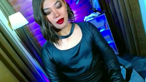Miss OLIVIA online show from May 13, 5:27 am