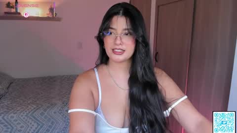 Snapshot of olivia_wiston chatting on October 2, 9:55 pm Olivia 40 off online show from October 2, 9:55 pm