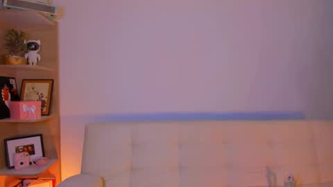 Olivia online show from March 28, 5:40 am