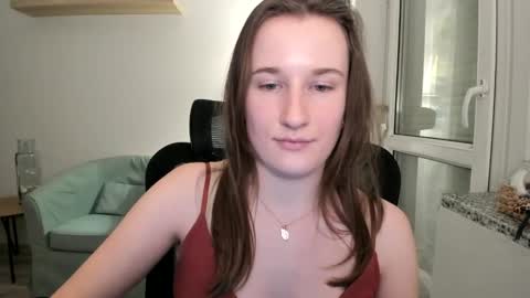 Oliwiaa2004 online show from January 11, 7:38 pm