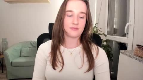 Oliwiaa2004 online show from September 15, 8:53 pm