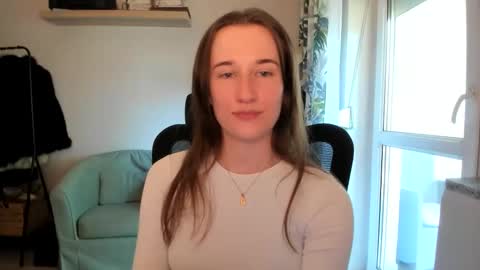 Snapshot of oliviaaa2003 chatting on June 9, 12:28 pm Oliwiaa2004 online show from June 9, 12:28 pm