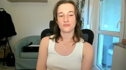 Snapshot of oliviaaa2003 chatting on July 1, 4:29 pm Oliwiaa2004 online show from July 1, 4:29 pm