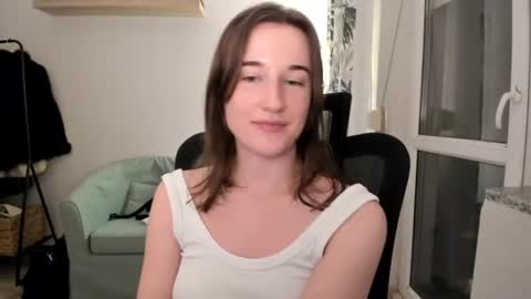 Snapshot of oliviaaa2003 chatting on July 26, 7:32 pm Oliwiaa2004 online show from July 26, 7:32 pm