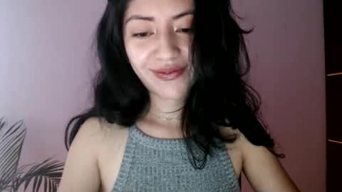 oliviaaa__ online show from April 3, 4:05 pm